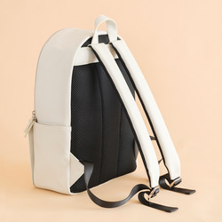 〈廃棄リンゴから生まれたレザーを使用！〉Apple Rucksack 11枚目の画像