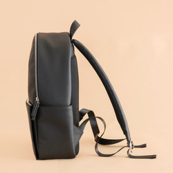 〈廃棄リンゴから生まれたレザーを使用！〉Apple Rucksack 7枚目の画像