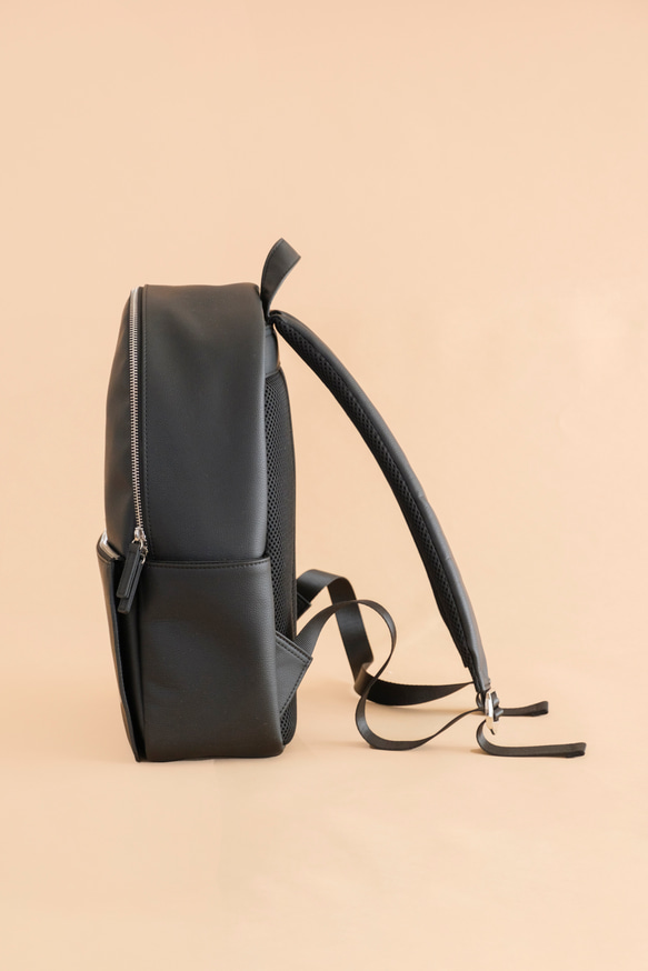 〈廃棄リンゴから生まれたレザーを使用！〉Apple Rucksack 7枚目の画像