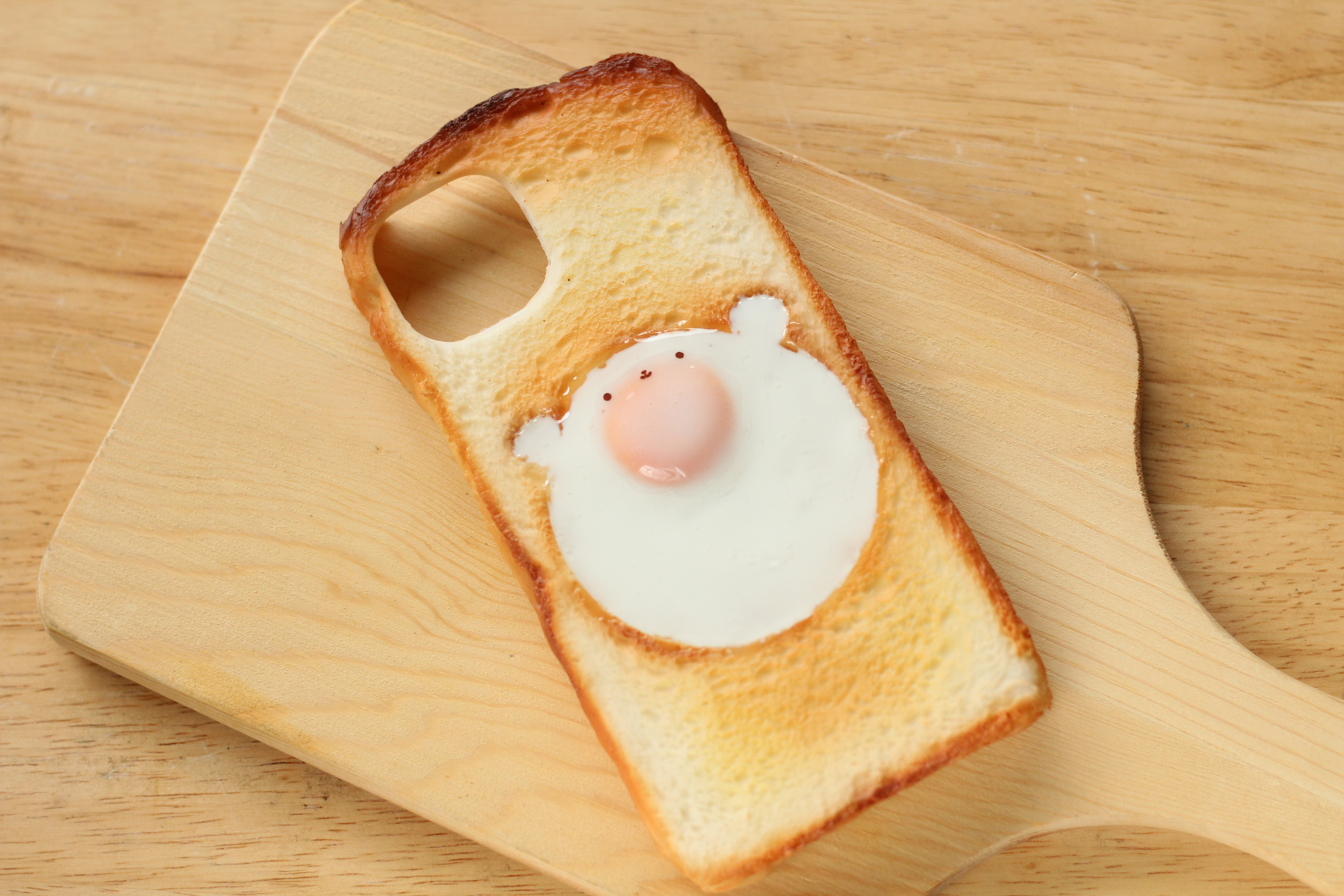 1カ月待ち〈iPhone/Android 全機種対応〉くまさんの目玉焼きトーストのスマホケース　＊iphone16対応