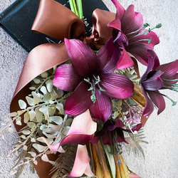 ユリとカラーのスワッグ　アーティフィシャルフラワー　造花　ボタニカル　バーガンディー　年中飾れる　ギフト　おしゃれ 5枚目の画像