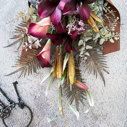 ユリとカラーのスワッグ　アーティフィシャルフラワー　造花　ボタニカル　バーガンディー　年中飾れる　ギフト　おしゃれ 3枚目の画像
