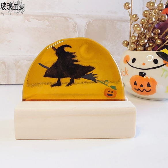ハロウィン　Halloween　魔女　空飛ぶ魔女　三日月　カボチャ　10月　半円 5枚目の画像