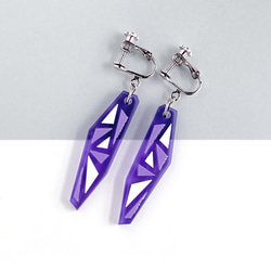 【stained glass／purple】ピアス・イヤリング│アクリルアクセサリー　　モード系│三角｜紫｜揺れる｜和装 5枚目の画像