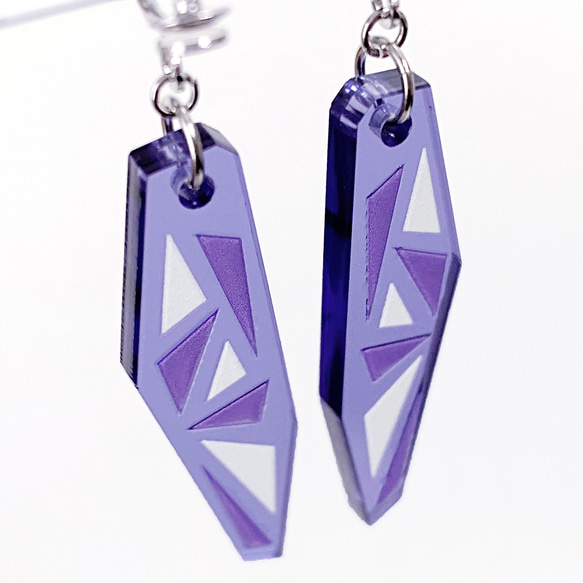 【stained glass／purple】ピアス・イヤリング│アクリルアクセサリー　　モード系│三角｜紫｜揺れる｜和装 7枚目の画像