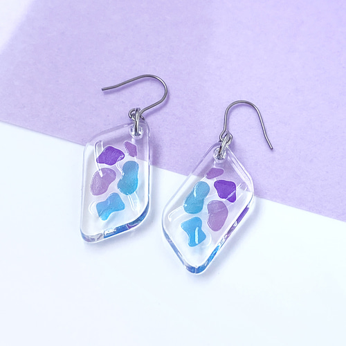 水面に滲む色】ピアス・イヤリング│アクリルアクセサリー ユニーク