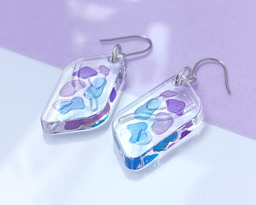 水面に滲む色】ピアス・イヤリング│アクリルアクセサリー ユニーク