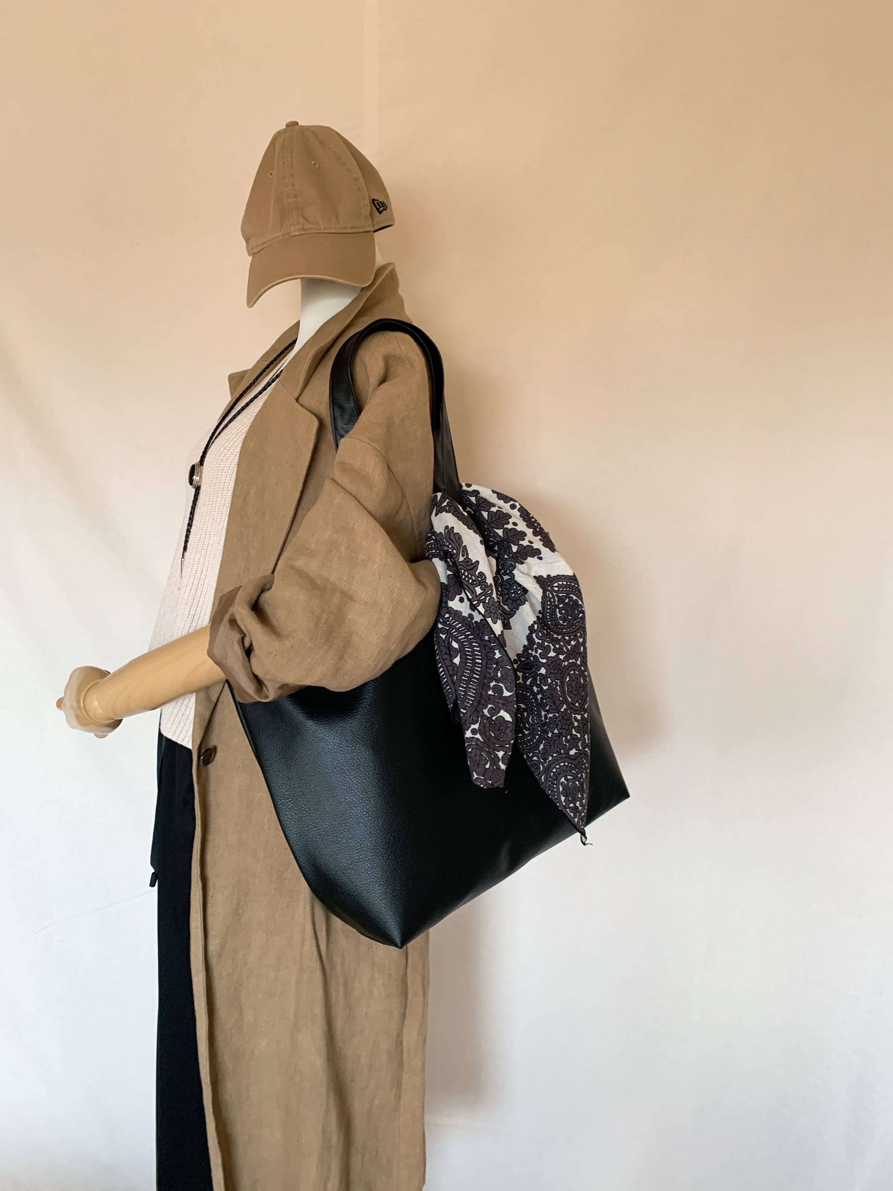 超軽量！　レザーライクトート　ブラック