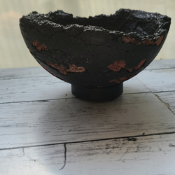 FP1494 溶岩石入り仕立て　中　ハーフ丸鉢　セメント鉢　コンクリー鉢　鉢植え　炭黒 3枚目の画像