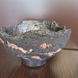 FP1494 溶岩石入り仕立て　中　ハーフ丸鉢　セメント鉢　コンクリー鉢　鉢植え　炭黒 13枚目の画像
