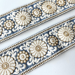 【50cm】インド刺繍リボン ブルーグレーxホワイト　シルク  FS448 1枚目の画像