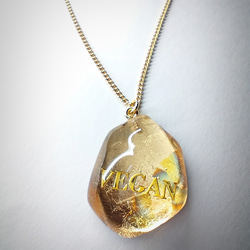 新色シルバー文字登場⭐　バイオベース樹脂で作る　ロックアイスなようなピアス&イヤリング　言葉入れ名入れもどうぞ⭐ 4枚目の画像