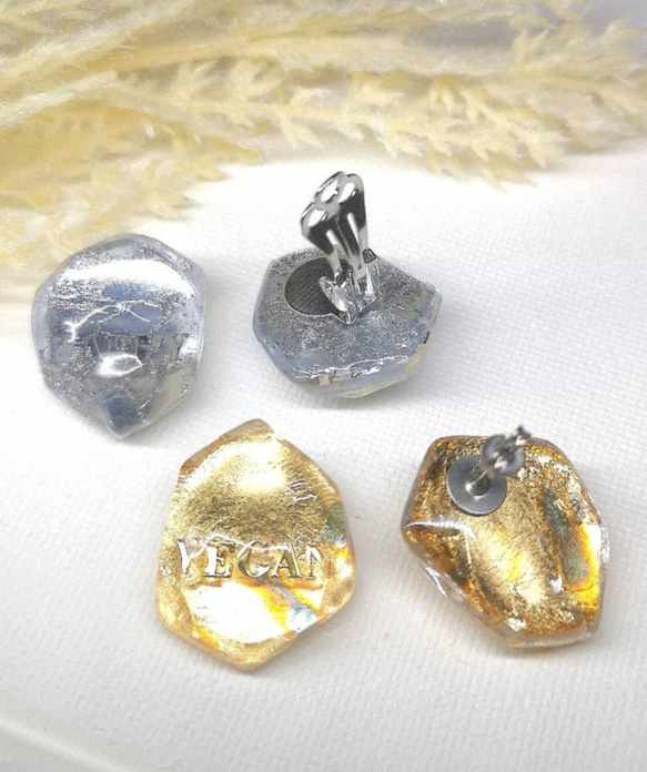 新色シルバー文字登場⭐　バイオベース樹脂で作る　ロックアイスなようなピアス&イヤリング　言葉入れ名入れもどうぞ⭐ 13枚目の画像