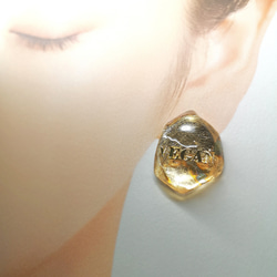 新色シルバー文字登場⭐　バイオベース樹脂で作る　ロックアイスなようなピアス&イヤリング　言葉入れ名入れもどうぞ⭐ 2枚目の画像