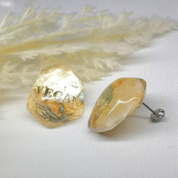 新色シルバー文字登場⭐　バイオベース樹脂で作る　ロックアイスなようなピアス&イヤリング　言葉入れ名入れもどうぞ⭐ 9枚目の画像