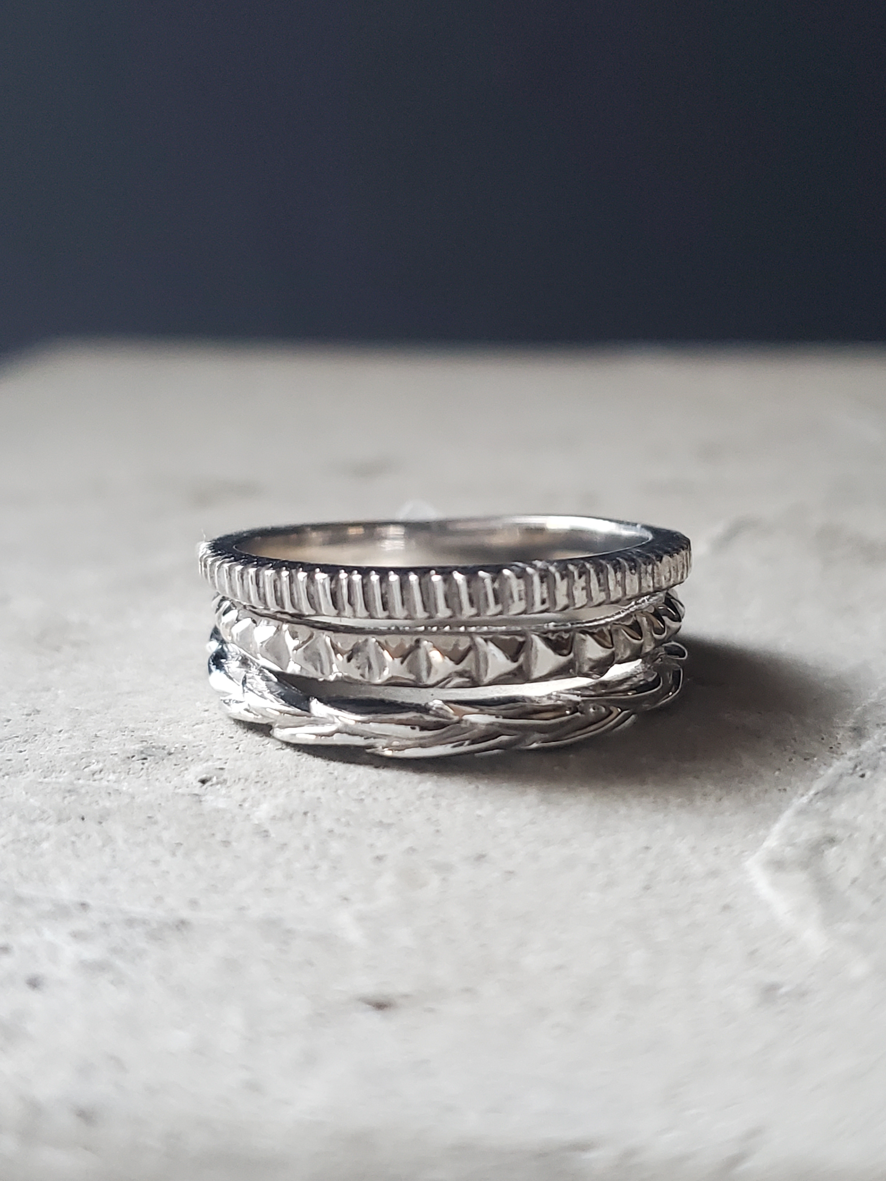 メンズライクなレイヤード3連シルバーリングRS-220