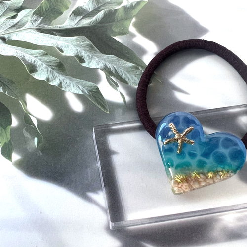 涼しげクローバーのハートレジンヘアゴム