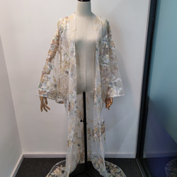 オーガンジー打掛　着物　オーバードレス　レース羽織　ウエディングドレス　お色直し　日常可能　　白　精緻な刺繍 1枚目の画像