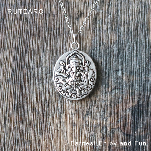 迫力のあるガネーシャのネックレス ― メンズ レディース ネックレス