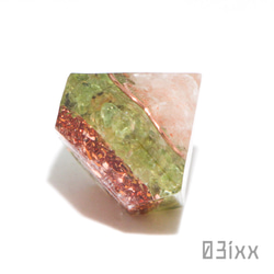 盛塩 オルゴナイト ダイヤ型 台座なし ペリドット 橄欖石 8月誕生石 天然石 インテリア 5枚目の画像