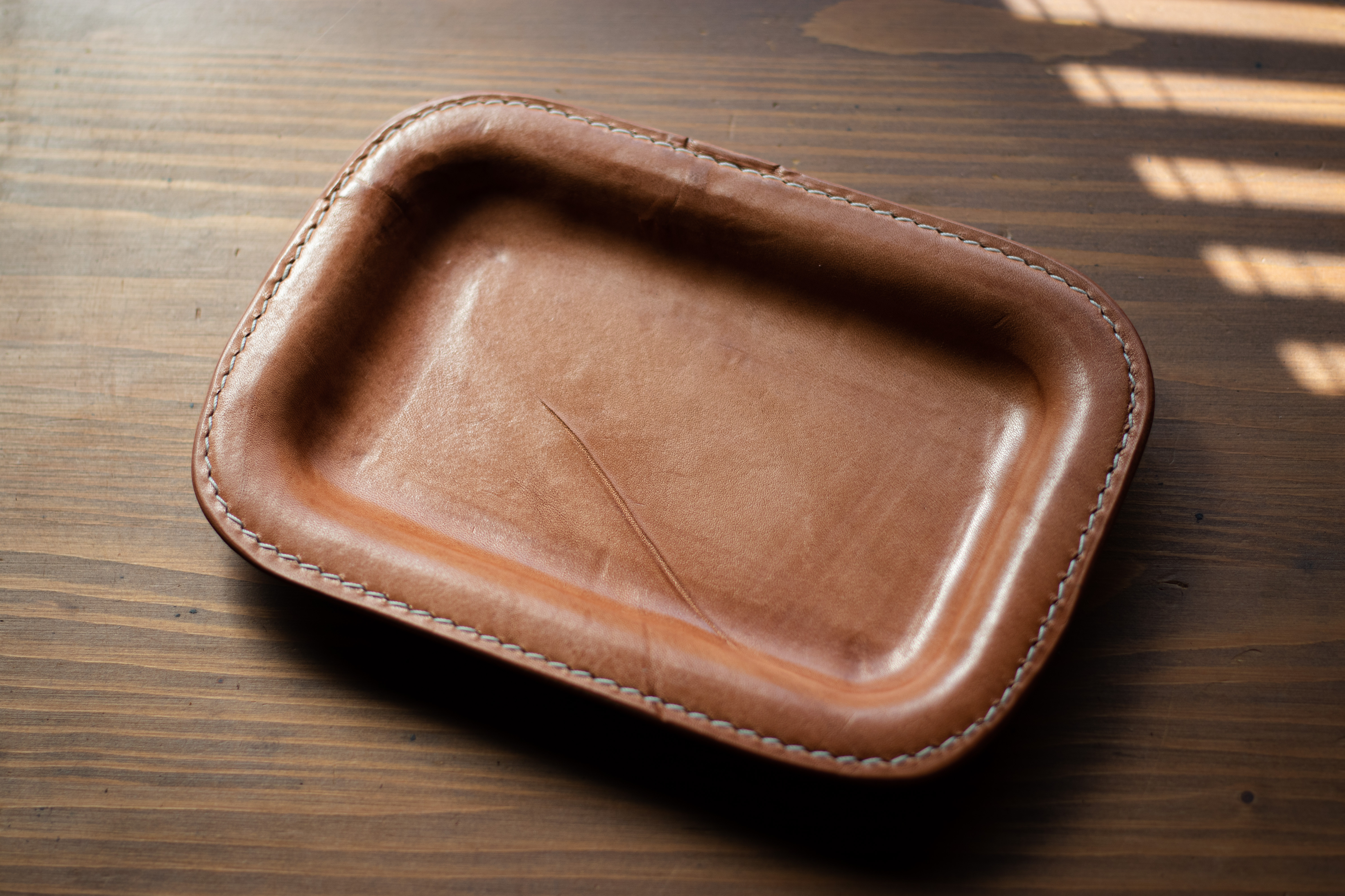 yoki  レザーカルトン　革のトレイ