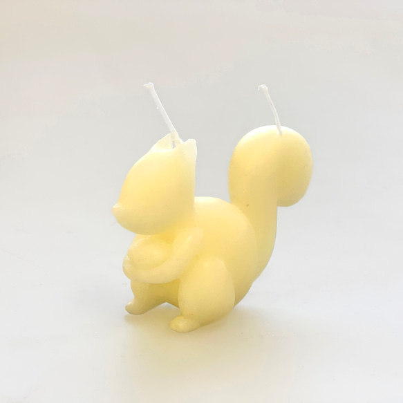 リス蜜蝋キャンドル　Squirrel Beeswax-Candle《キャンドルホルダー付き》 2枚目の画像