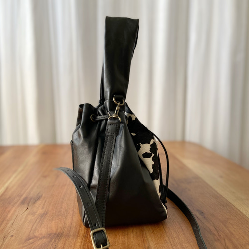 巾着　牛革 And A アンドエー / FINE LEATHER DRAWSTRING BAG 【L】 牛