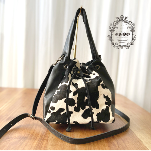 アニマル巾着＊牛革&cow柄ハラコ＊ブラック＊2WAY斜めがけ＊軽量 巾着  