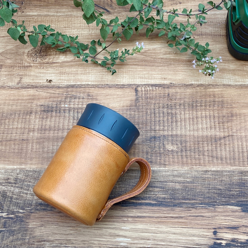 omadesign hiku サーモス　保冷缶　カバー　本革　ユング　jung サーモス保冷缶レザーカバー】 変態すぎるディテールが魅力 by