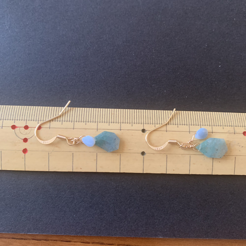 66.天然石グランディディエライトとブルーオパール14kgfピアス ピアス