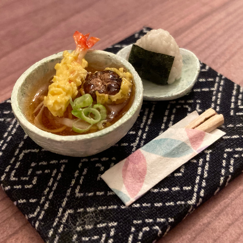 天のせ讃岐うどんおにぎりセット 立体・オブジェ MANIMANIKO STUDIO