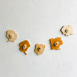 壁にぺたり♪ お花の木製ガーランド/ウォールステッカー/繰り返し使える　壁飾り　おしゃれ　北欧　 2枚目の画像