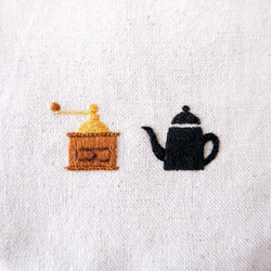 cafe巾着ポーチ(コーヒーポット×コーヒーミル)　☆刺しゅう 小物入れ 7枚目の画像