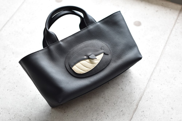 くじらの横長トートバッグ 