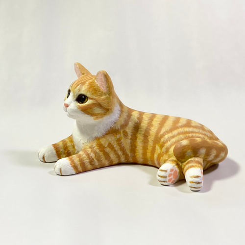 茶トラ白猫の置物 その他アート 猫ハウス 通販 14388634｜Creema