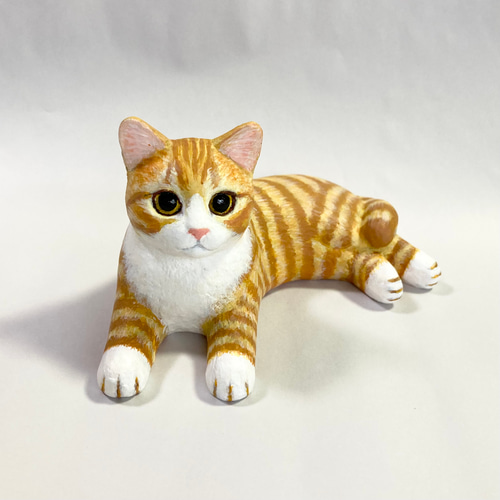 茶トラ白猫の置物 その他アート 猫ハウス 通販 14388634｜Creema