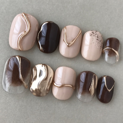 ブラウンとベージュの落ち着いた大人ニュアンスネイル ネイルチップ
