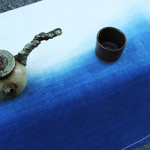 茶席藍染グラデーションテーブルクロス手織り草木染二重両面利用可能