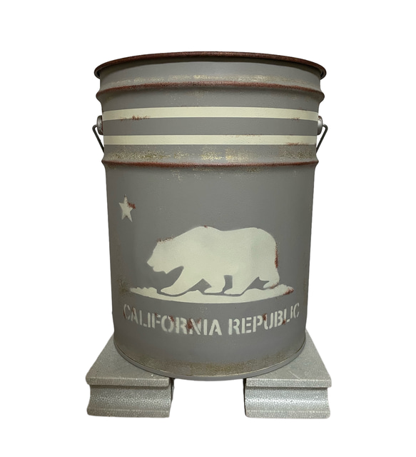 リメイクペール缶 カリフォルニアベアー 薪入れ 鉢入れ プランター 傘立て 1枚目の画像