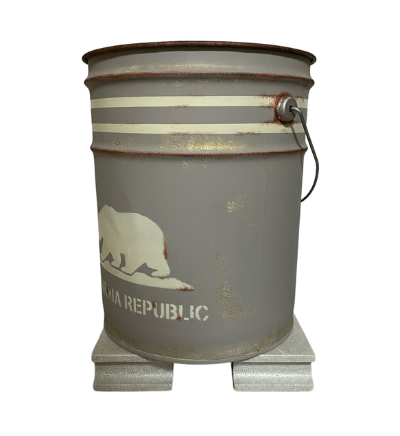 リメイクペール缶 カリフォルニアベアー 薪入れ 鉢入れ プランター 傘立て 3枚目の画像