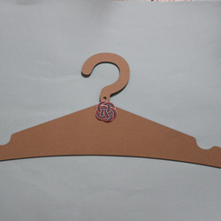 紙製ハンガー　「J&M HANGERクラフト・水引絆」  紙製、水引き、掛けやすい、縁起物、梅結び 1枚目の画像