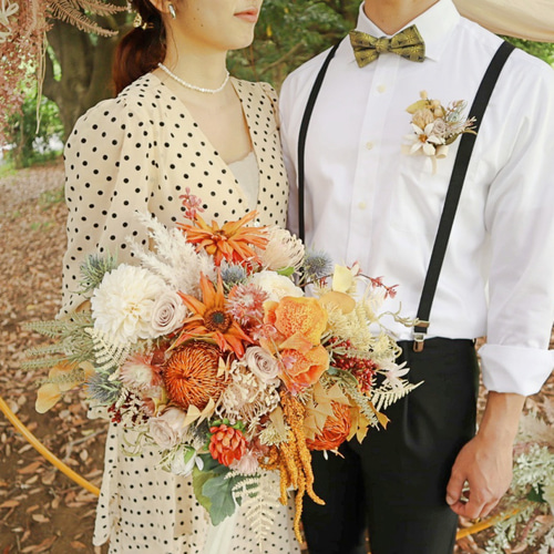 ブーケ・ブートニア _ Amazon.co.jp: ウエディングブーケ 森系ブートニア 結婚式 ラウンド型