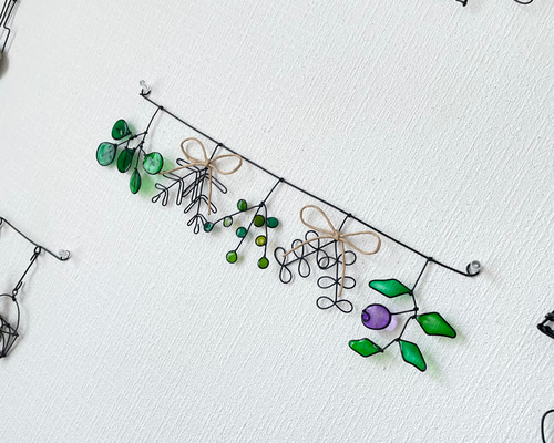 ワイヤークラフト♡猫ちゃんガーランド＊お花と１つだけ四つ葉のクローバーg＊ ワイヤークラフト♡猫ちゃんガーランド＊お花と1つだけ四つ葉の