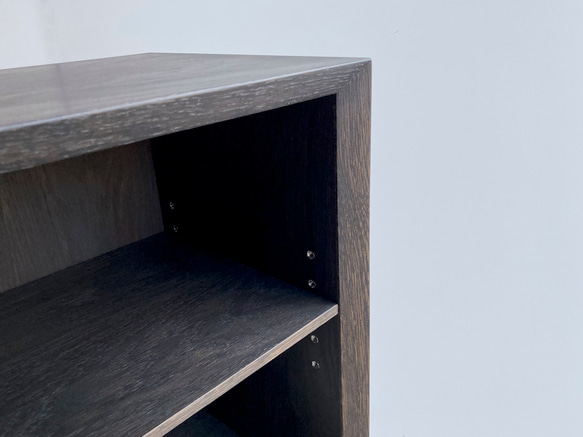 本棚　ブックシェルフ　鉄染め　蜜蝋仕上げ　シンプルなデザイン　W70cm 5枚目の画像