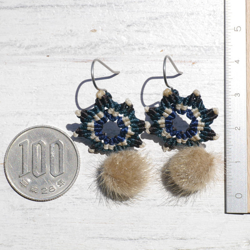 なまけものページ》14Kgf✧ザンビア産エメラルドのピアスチャーム 🐚 Miniature Earrings Shell. 18kt Gold. @mikaueharajewelry