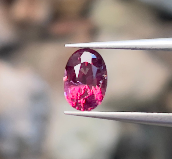 スピネル ルース オレンジがかったレッド スピネル 1.30カラット オーバルカット 美しい天然宝石 スピネル