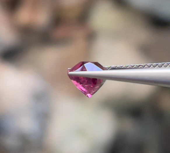 スピネル ルース オレンジがかったレッド スピネル 1.30カラット オーバルカット 美しい天然宝石 スピネル