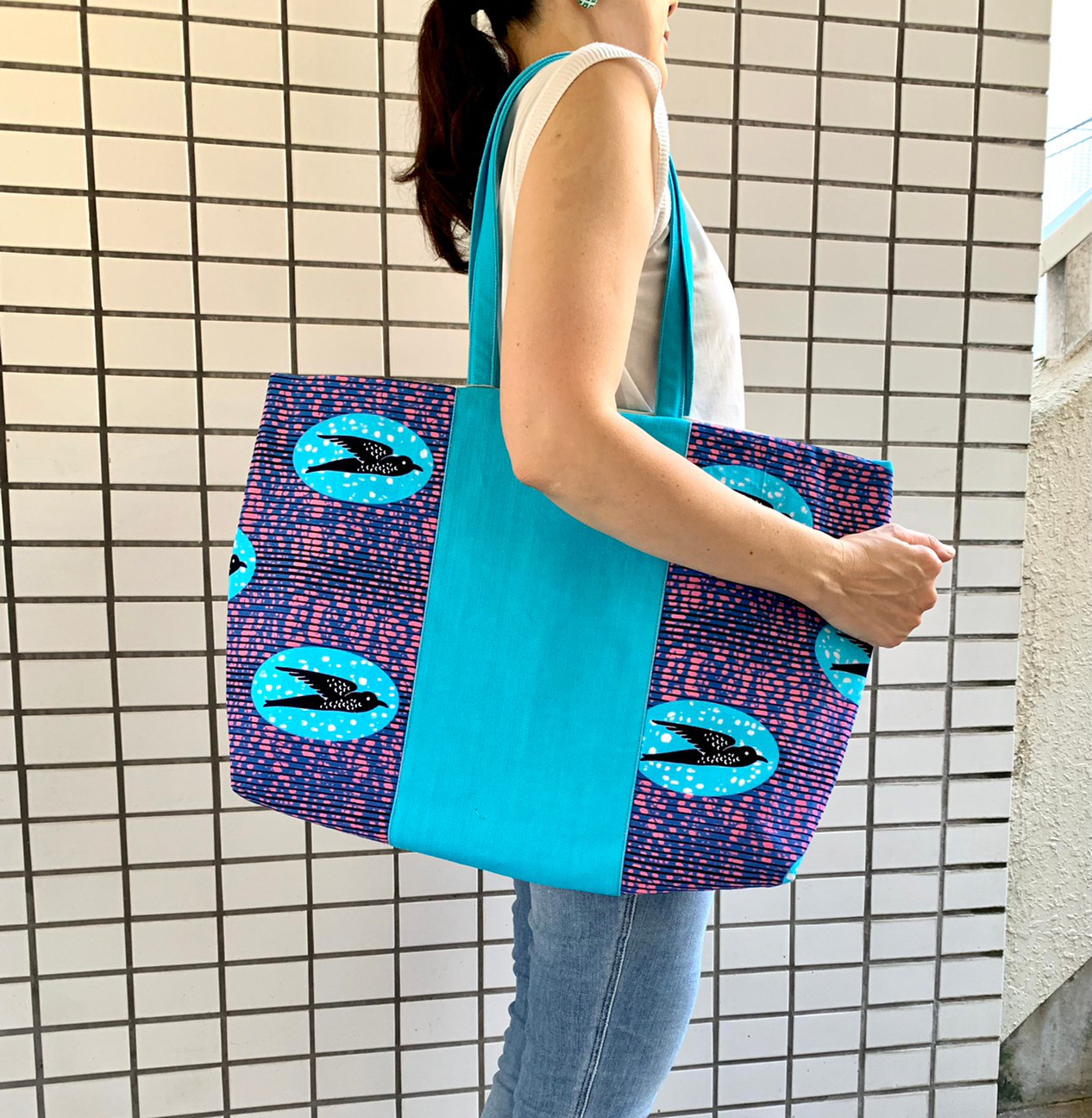 ＊大容量バッグ！　爽やか夏色！アフリカ布×デニム×帆布　人気のツバメ柄