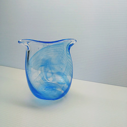 ひっぱり　/　吹きガラス　/　ガラスの花瓶　/　青色系 1枚目の画像