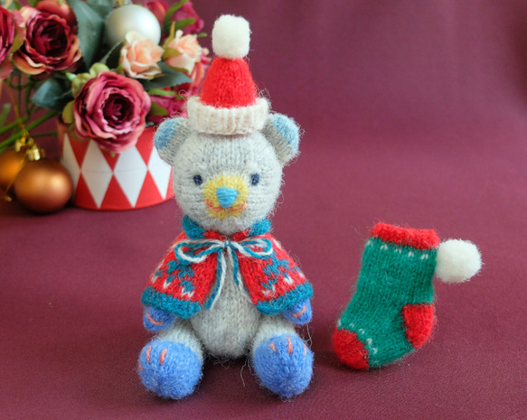 こぐまとクリスマス  棒針編みの編みぐるみ 1枚目の画像